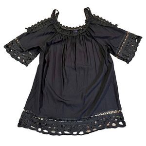 Swimsuits For All Vera Black Crocheted Cold Shoulder Coverup 6/8